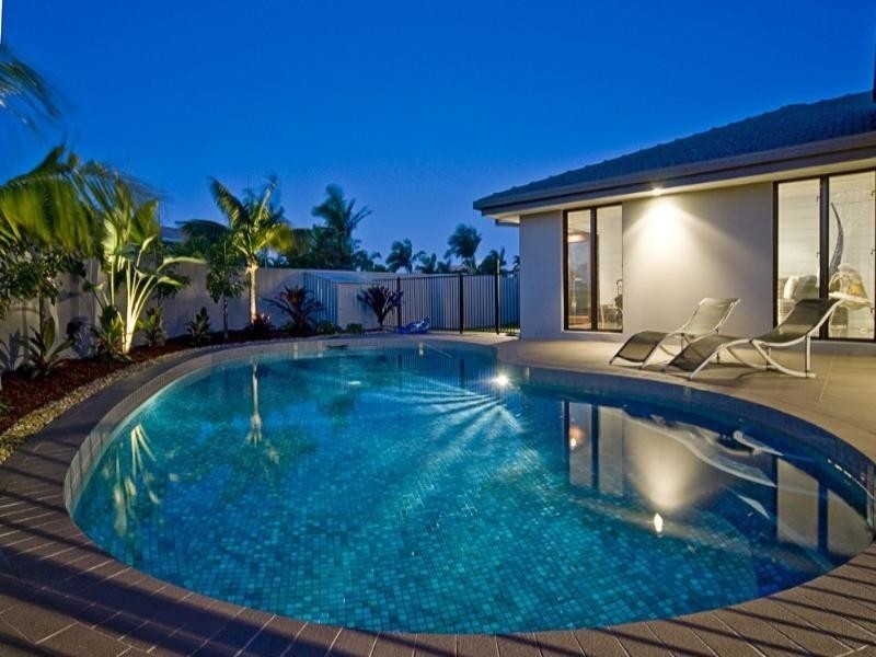 20 Tradewinds Avenue, Paradise Point QLD 4216