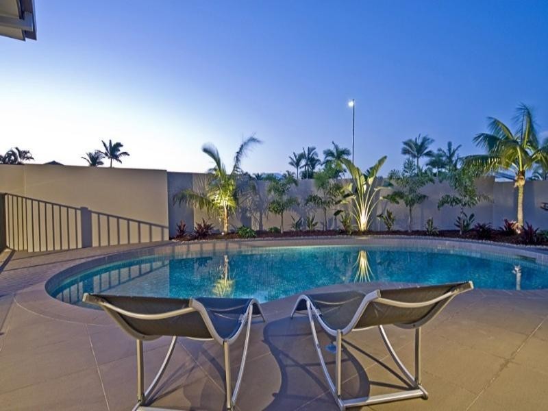 20 Tradewinds Avenue, Paradise Point QLD 4216