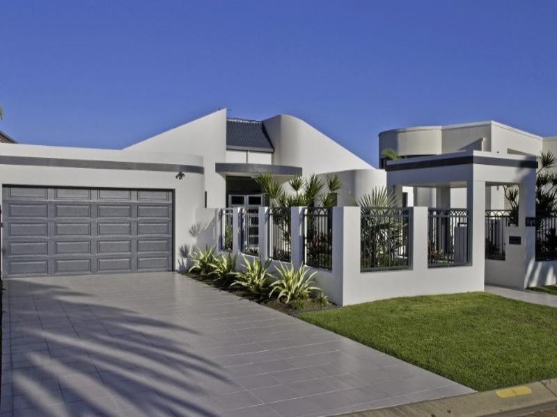 8 The Peninsula, Paradise Point QLD 4216