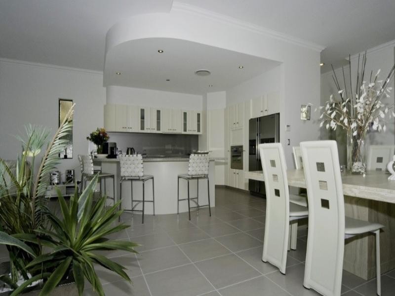 8 The Peninsula, Paradise Point QLD 4216