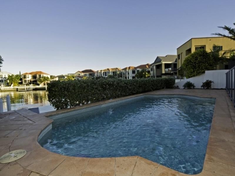 8 The Peninsula, Paradise Point QLD 4216