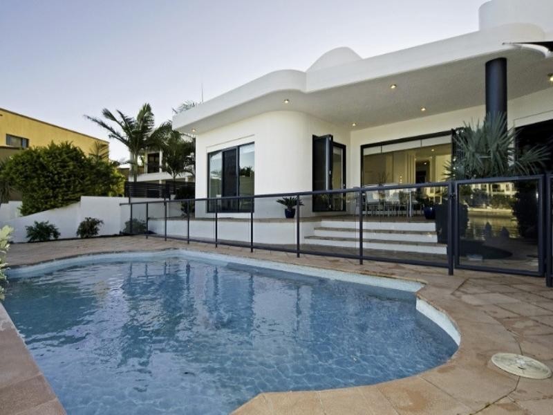 8 The Peninsula, Paradise Point QLD 4216