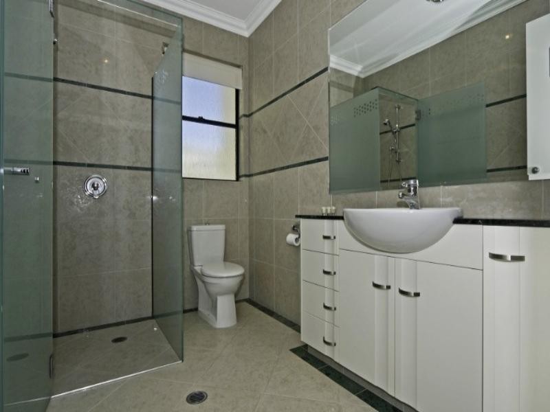 8 The Peninsula, Paradise Point QLD 4216