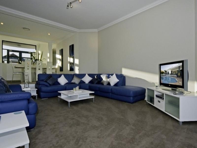 8 The Peninsula, Paradise Point QLD 4216