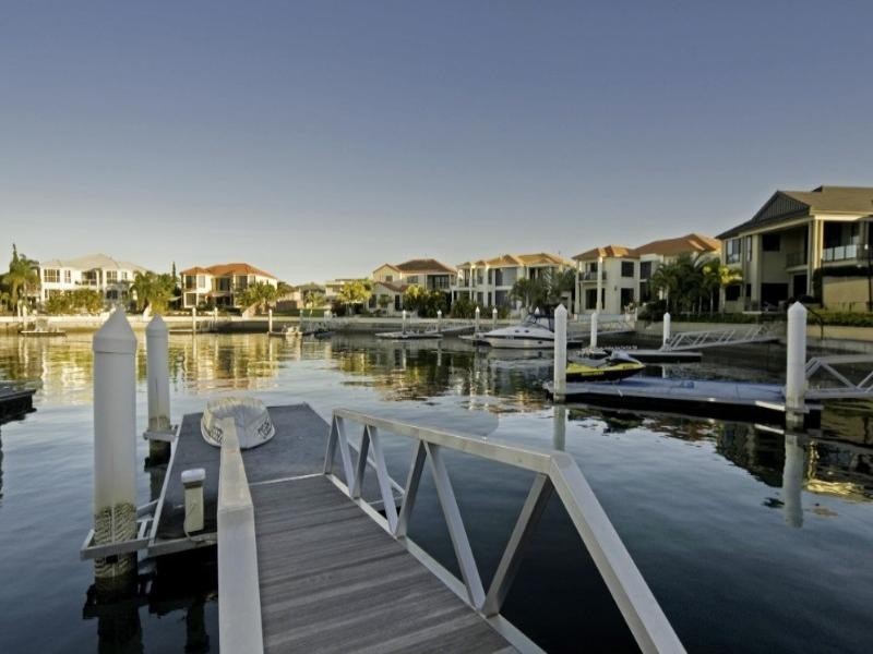 8 The Peninsula, Paradise Point QLD 4216