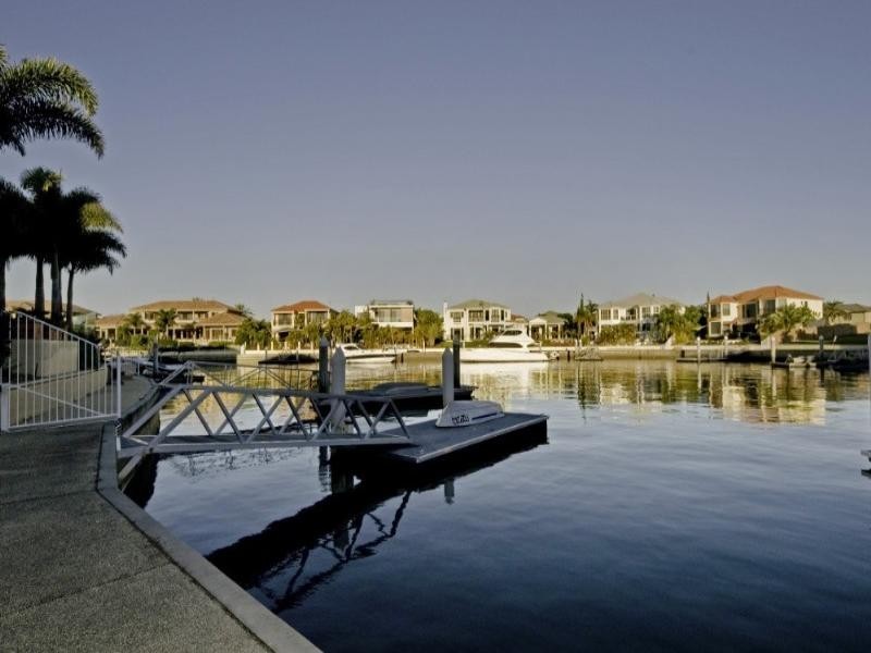 8 The Peninsula, Paradise Point QLD 4216