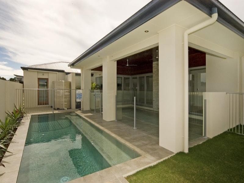 Hope Island QLD 4212