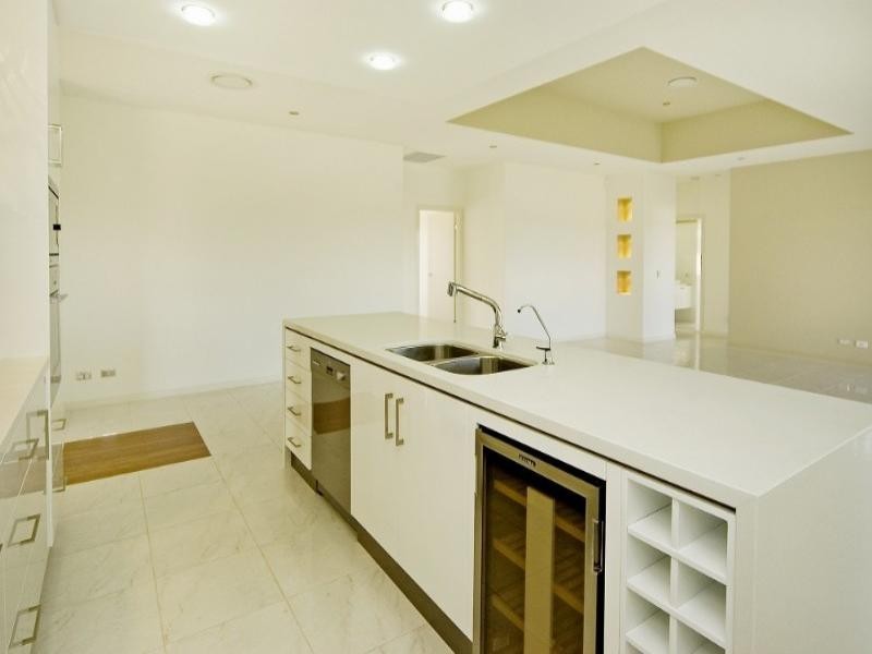 Hope Island QLD 4212