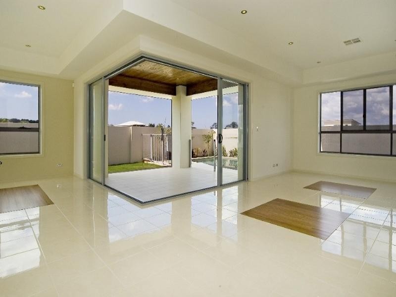 Hope Island QLD 4212