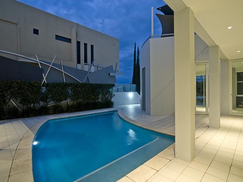Paradise Point QLD 4216