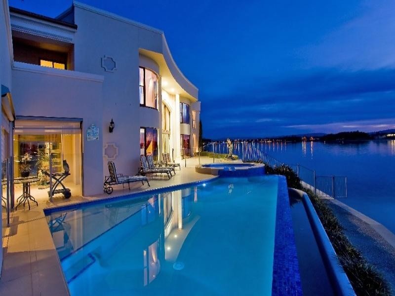 Paradise Point QLD 4216