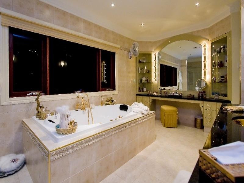 Paradise Point QLD 4216