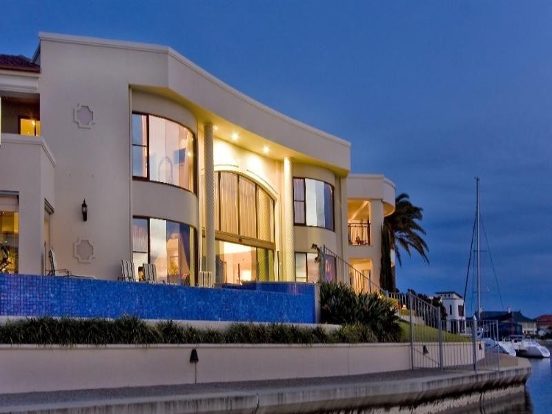 Paradise Point QLD 4216