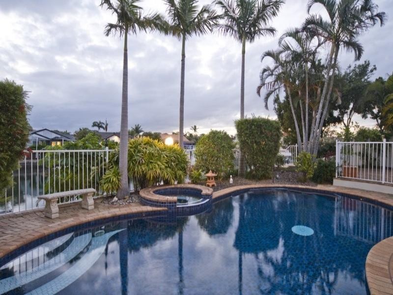 51 Nirvana Court, Runaway Bay QLD 4216