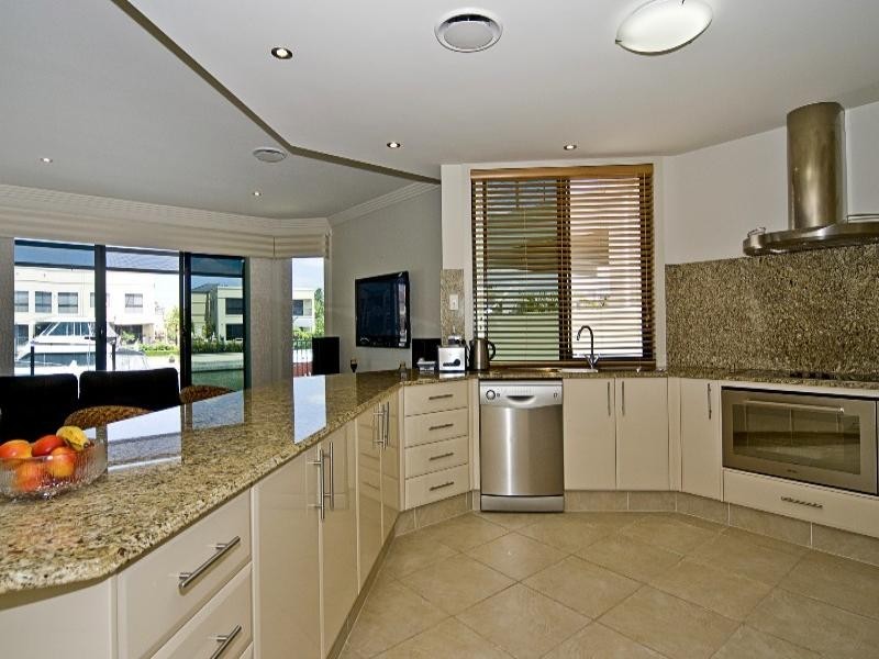 Paradise Point QLD 4216