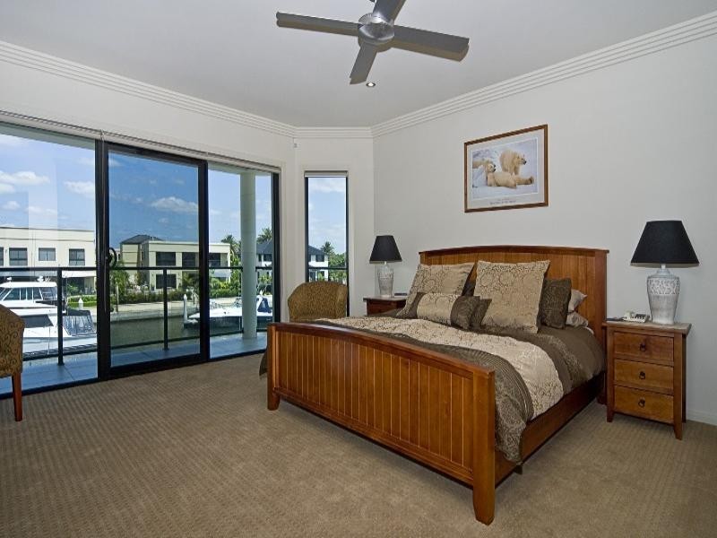 Paradise Point QLD 4216