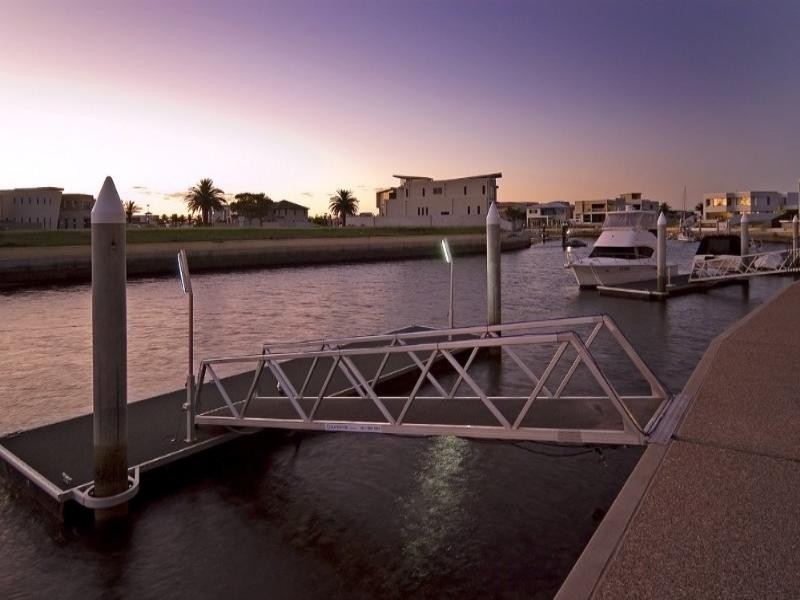 Paradise Point QLD 4216