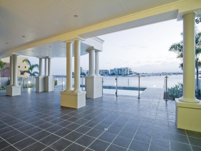 34 Brittanic Crescent, Paradise Point QLD 4216