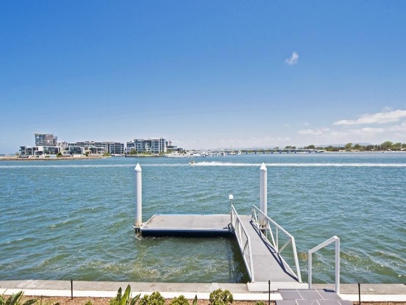 34 Brittanic Crescent, Paradise Point QLD 4216