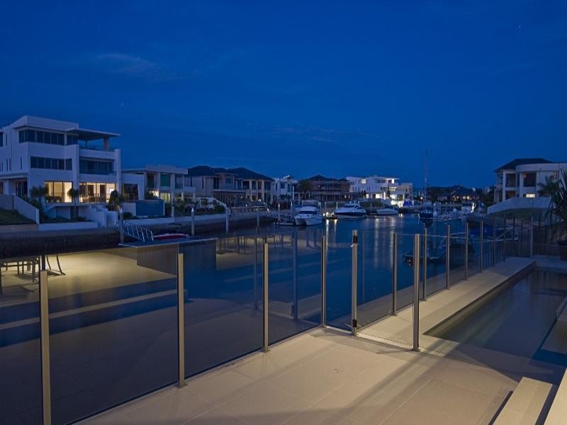 Paradise Point QLD 4216