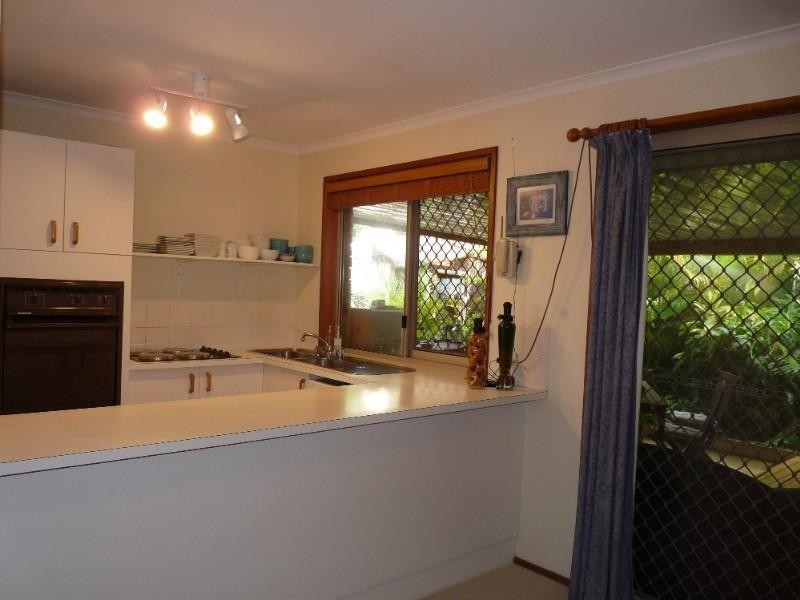 2/46 Kangaroo Avenue, Coombabah QLD 4216