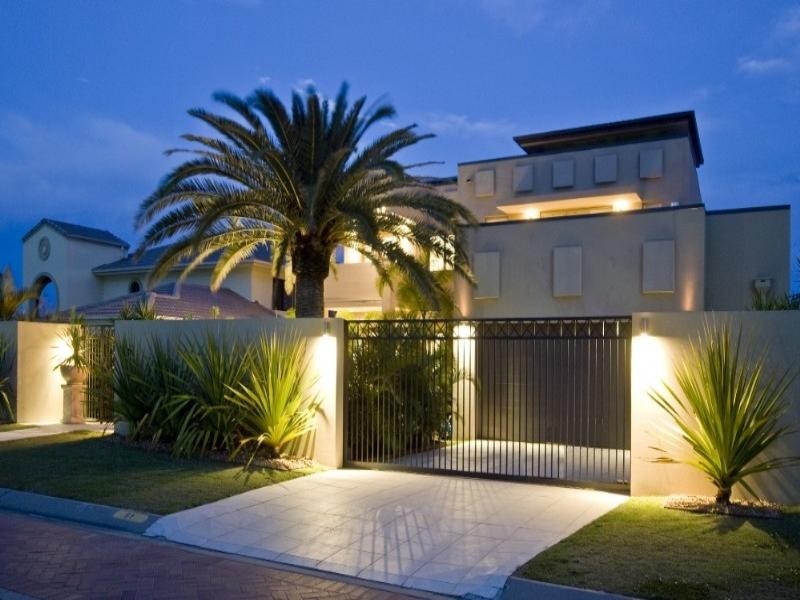 Paradise Point QLD 4216