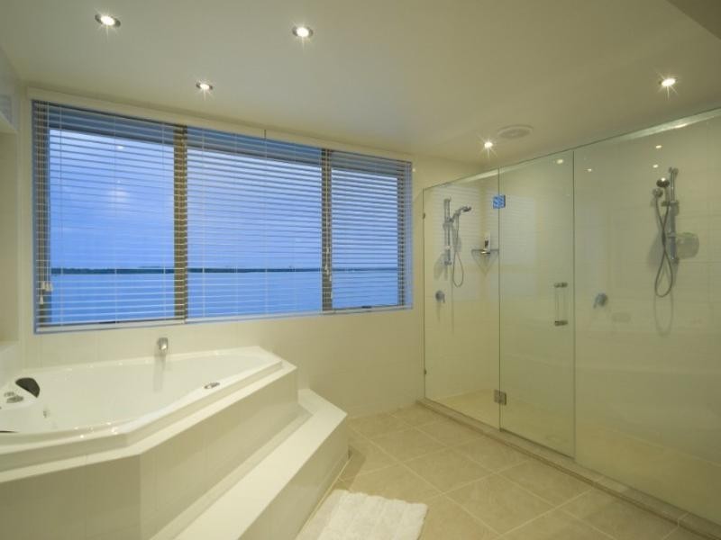 Paradise Point QLD 4216