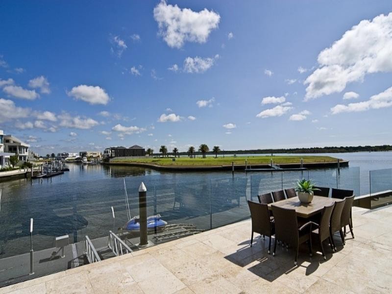 Paradise Point QLD 4216