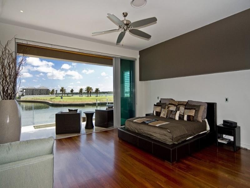 Paradise Point QLD 4216