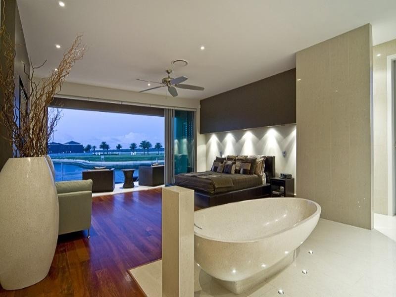 Paradise Point QLD 4216