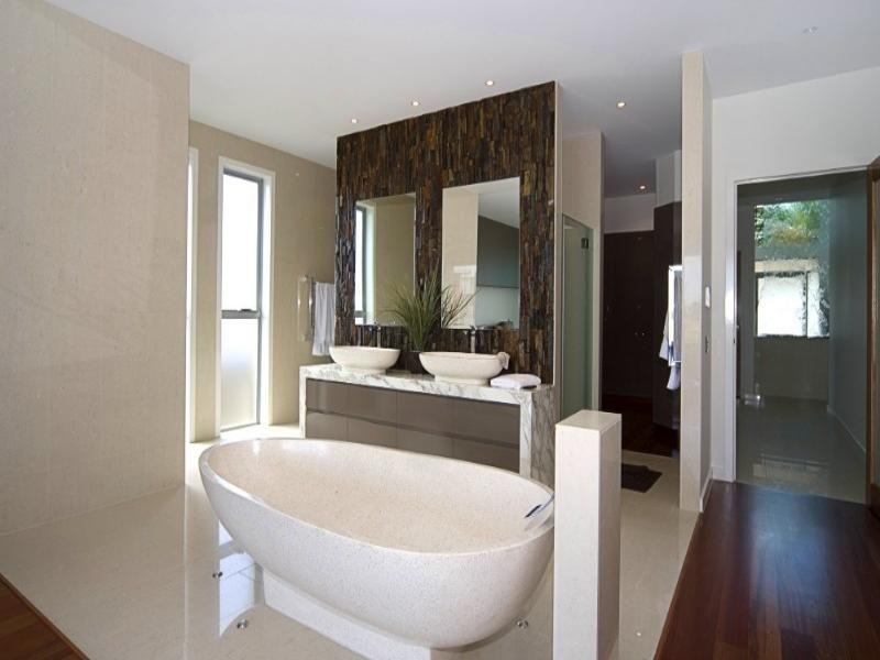 Paradise Point QLD 4216