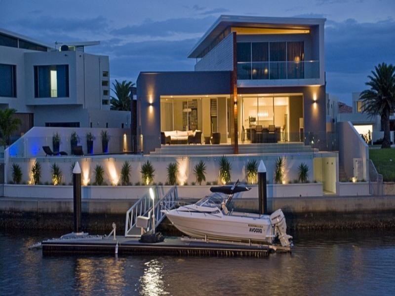 28 Royal Albert Crescent, Paradise Point QLD 4216