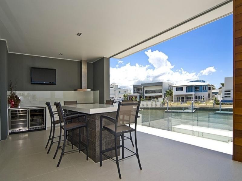 28 Royal Albert Crescent, Paradise Point QLD 4216
