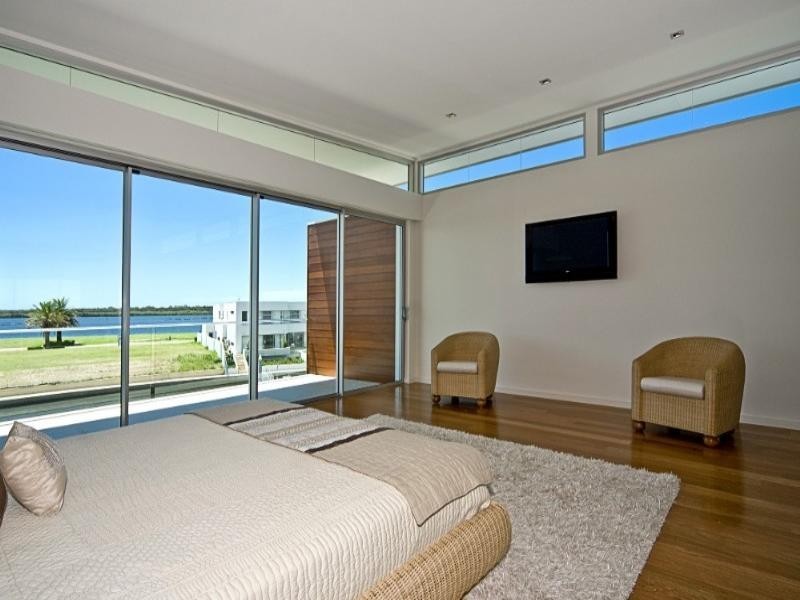 28 Royal Albert Crescent, Paradise Point QLD 4216