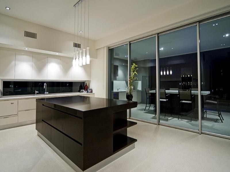 28 Royal Albert Crescent, Paradise Point QLD 4216