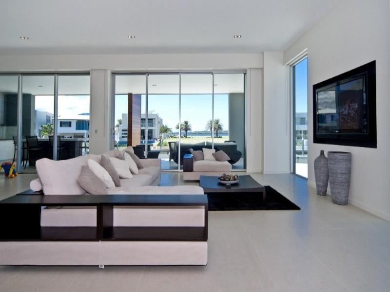 28 Royal Albert Crescent, Paradise Point QLD 4216