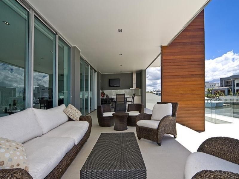 28 Royal Albert Crescent, Paradise Point QLD 4216