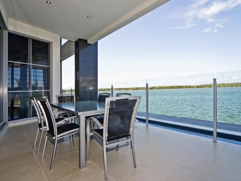 Paradise Point QLD 4216