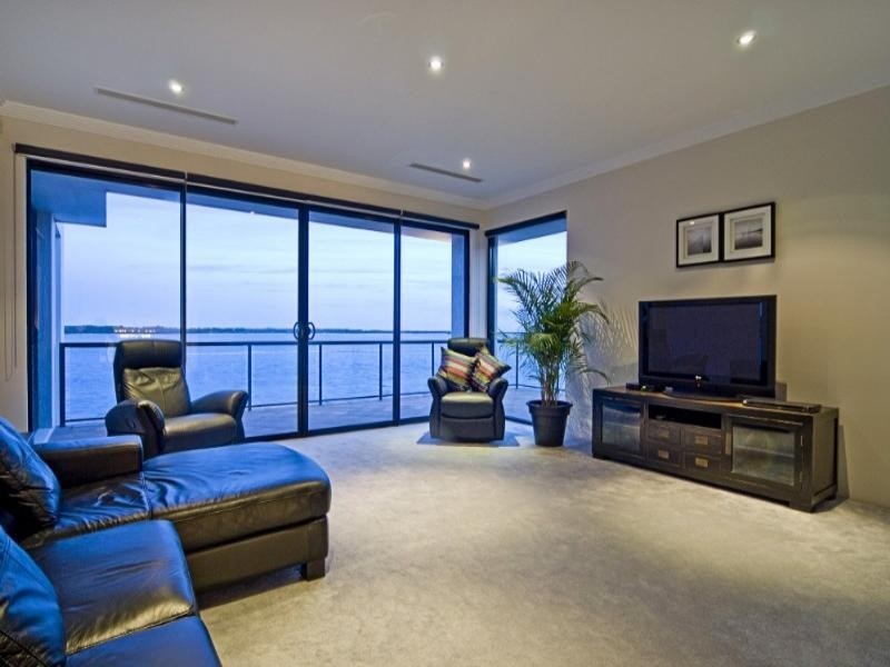 Paradise Point QLD 4216