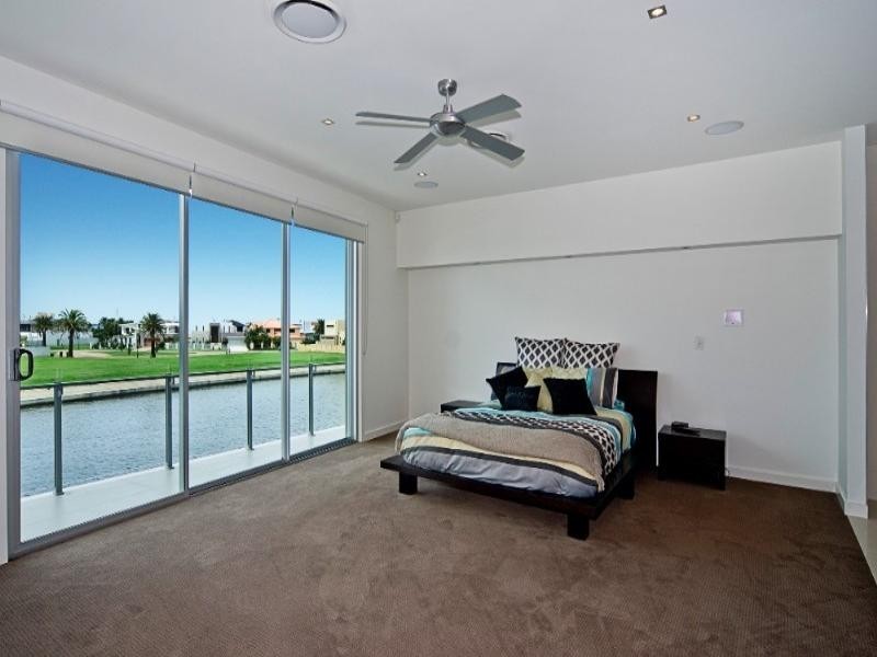 Paradise Point QLD 4216