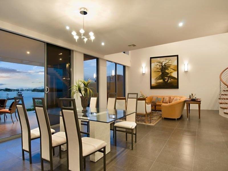 36 Knightsbridge Pde West, Paradise Point QLD 4216