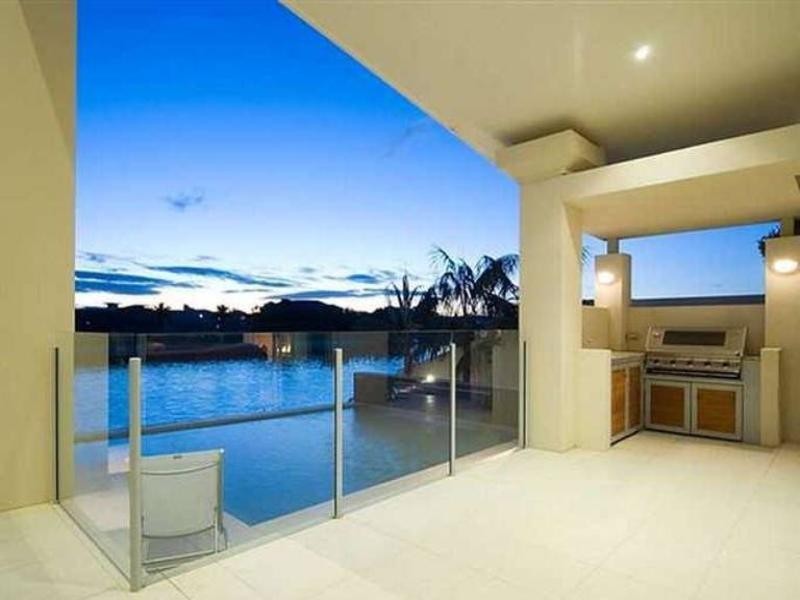 Paradise Point QLD 4216