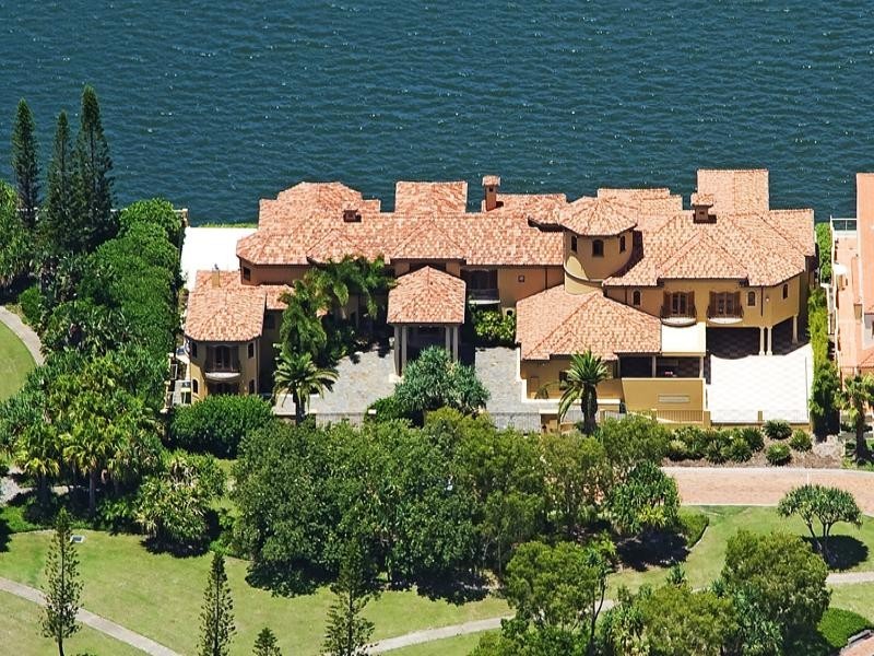 3 Sir Lancelot Close, Paradise Point QLD 4216