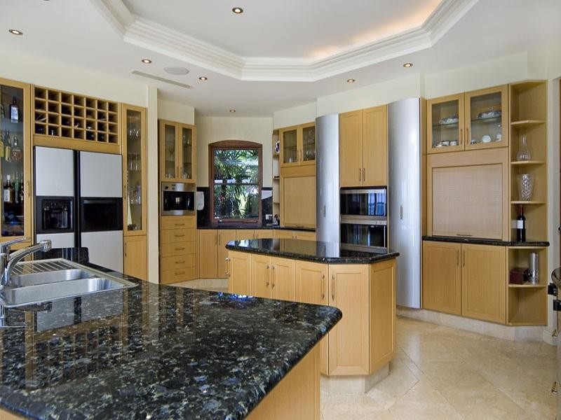 3 Sir Lancelot Close, Paradise Point QLD 4216