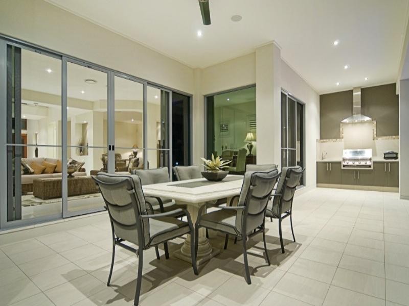 Paradise Point QLD 4216