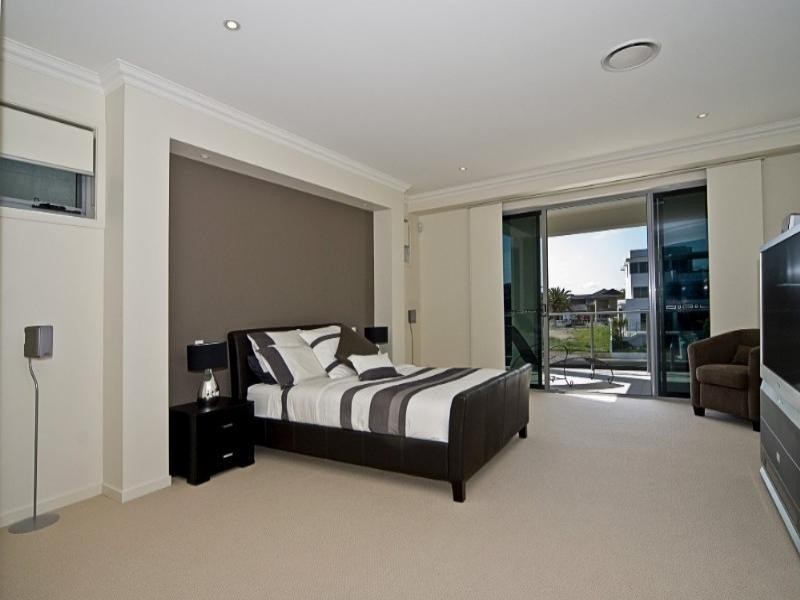 Paradise Point QLD 4216