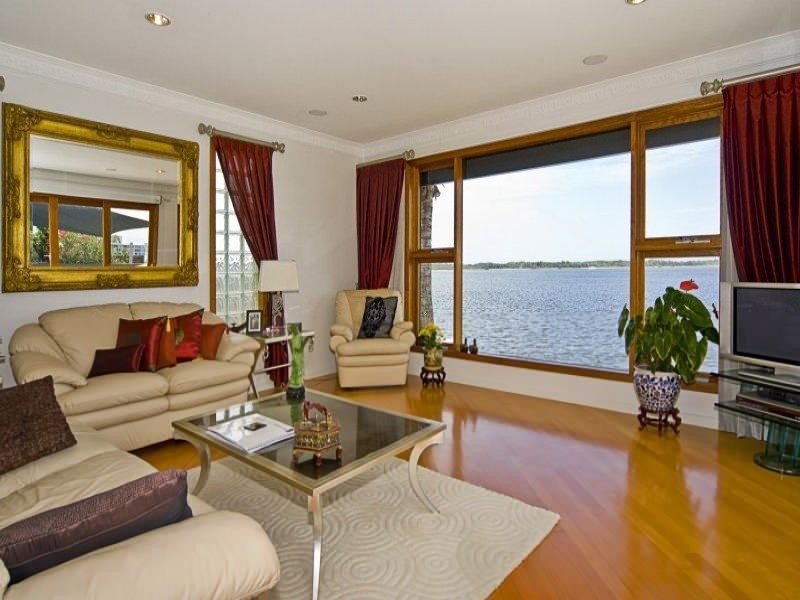 Paradise Point QLD 4216