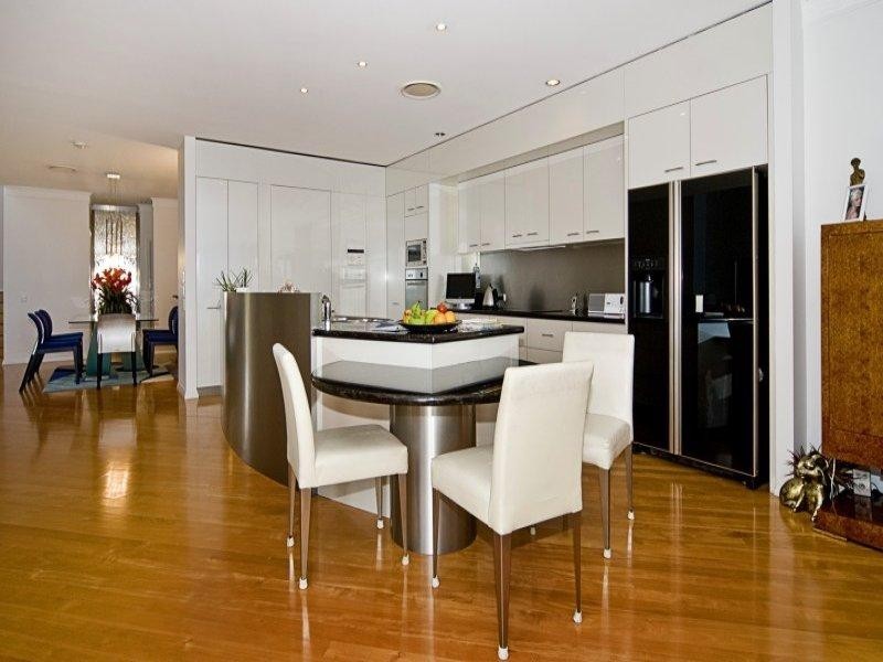 Paradise Point QLD 4216