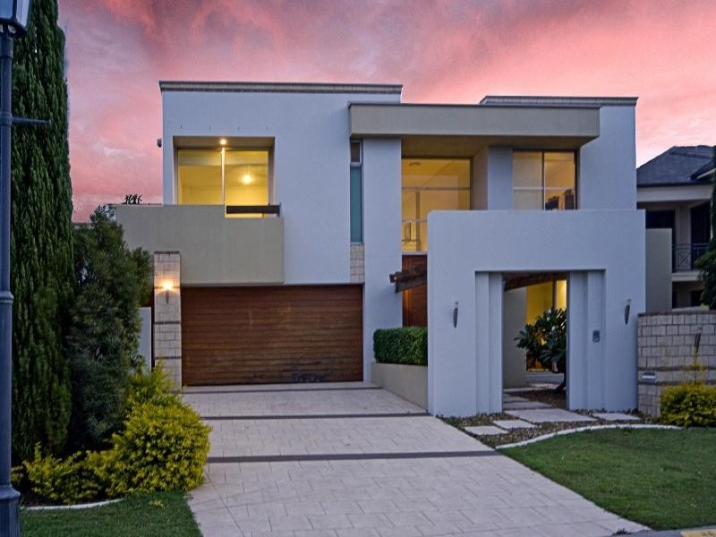 44 King Charles Drive, Paradise Point QLD 4216
