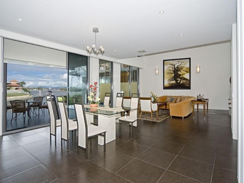 36 Knightsbridge Pde West, Paradise Point QLD 4216